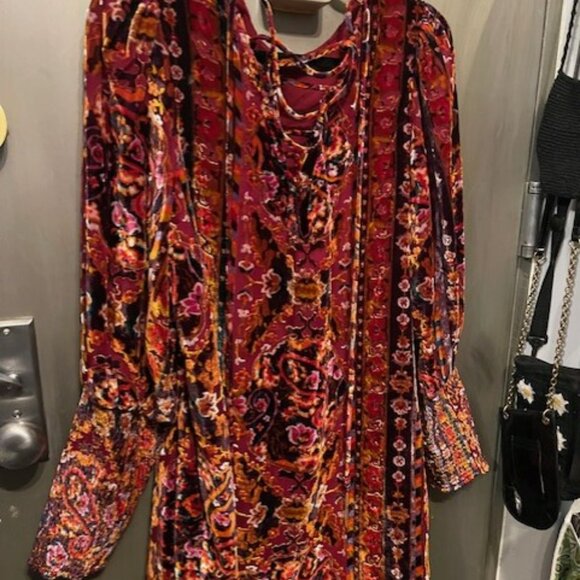 Retro Velvet Shift Puff Sleeve Mini Dress - Picture 14 of 16